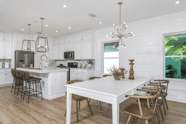 White Kitchen Layout in Tampa Florida Homes